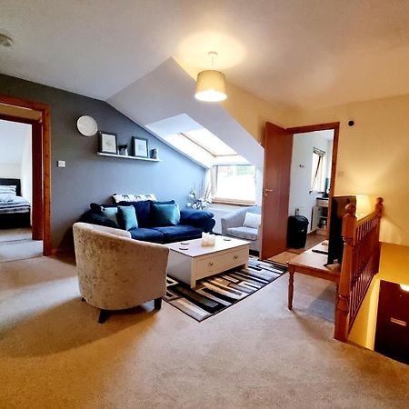 Stylish 2 Bedroom - 2 Miles Inverness City Centre エクステリア 写真