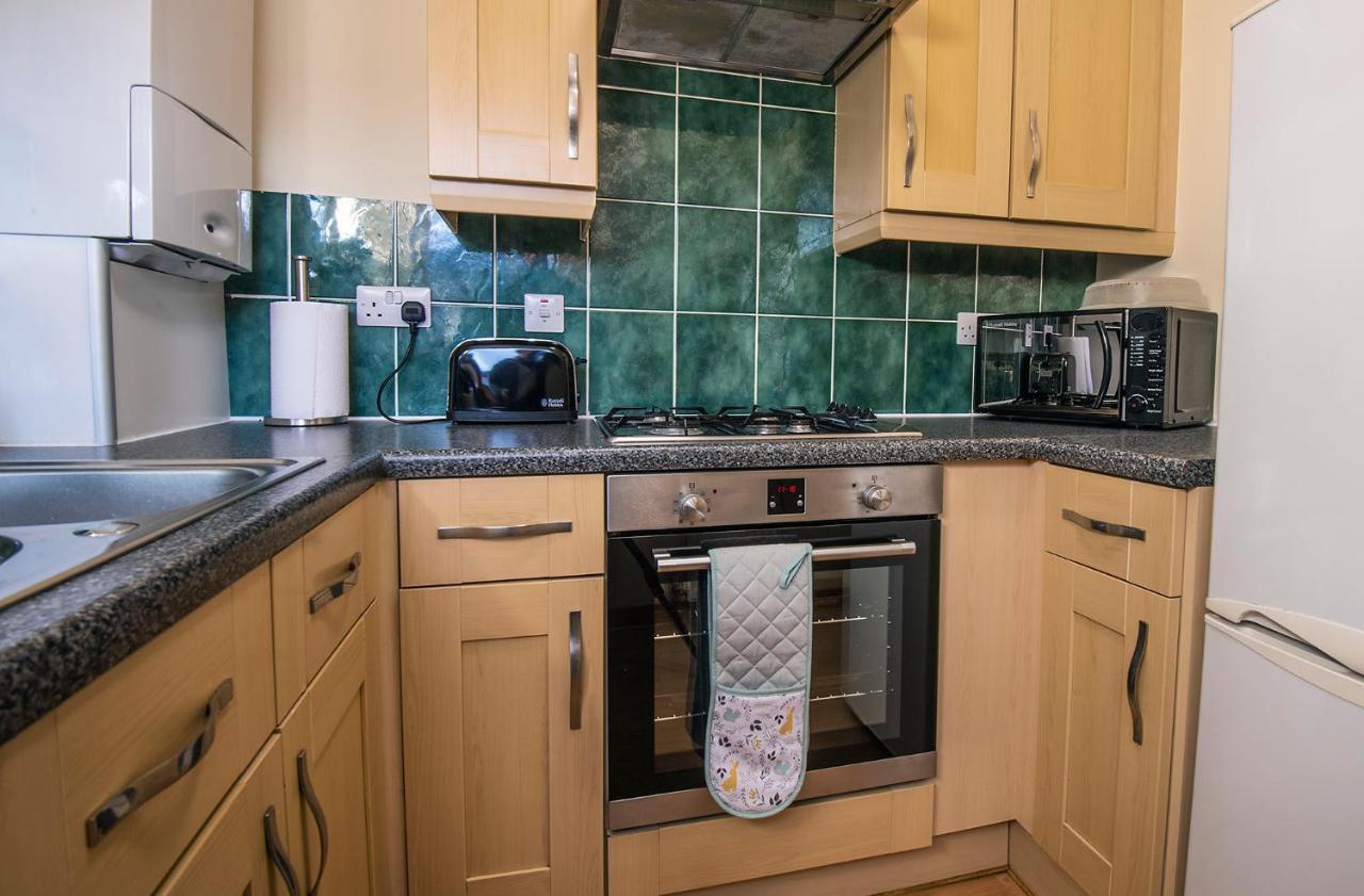 Stylish 2 Bedroom - 2 Miles Inverness City Centre 部屋 写真