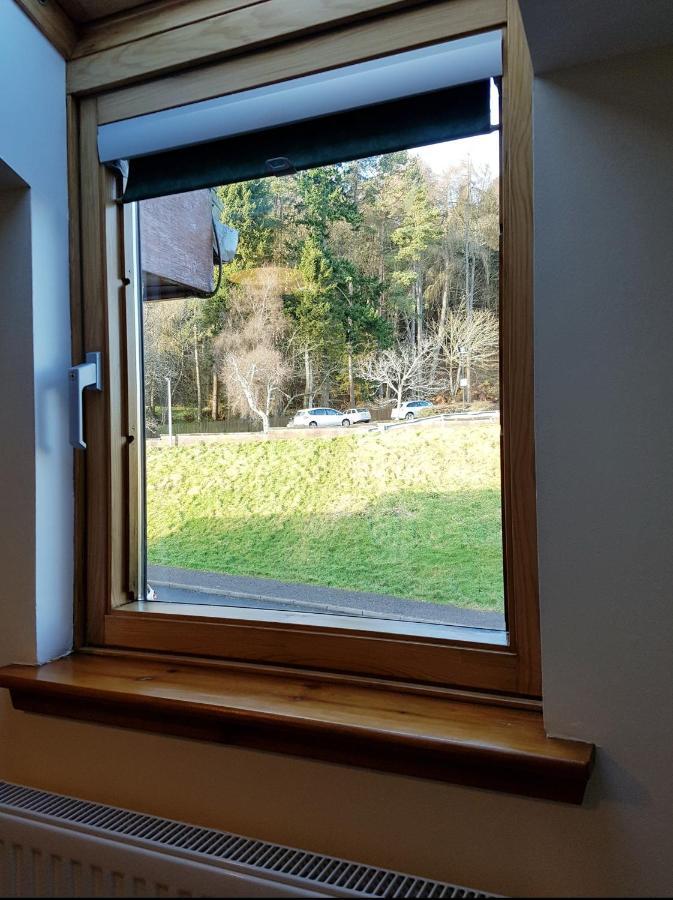 Stylish 2 Bedroom - 2 Miles Inverness City Centre エクステリア 写真