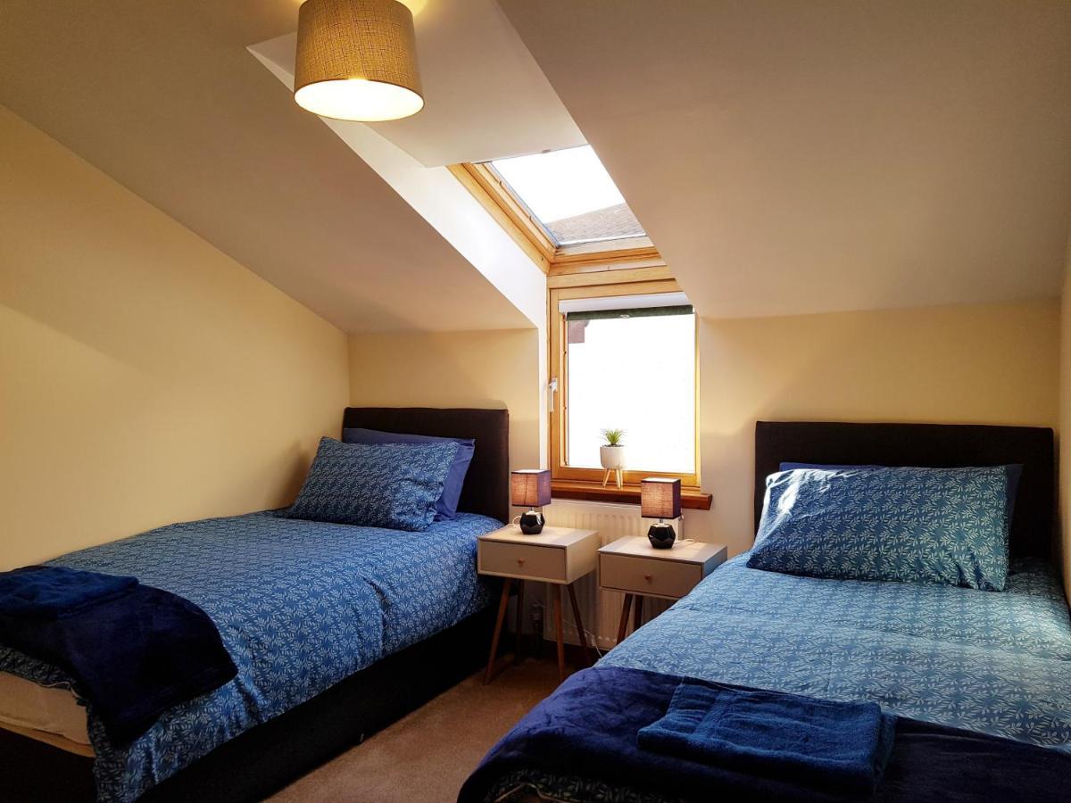 Stylish 2 Bedroom - 2 Miles Inverness City Centre エクステリア 写真
