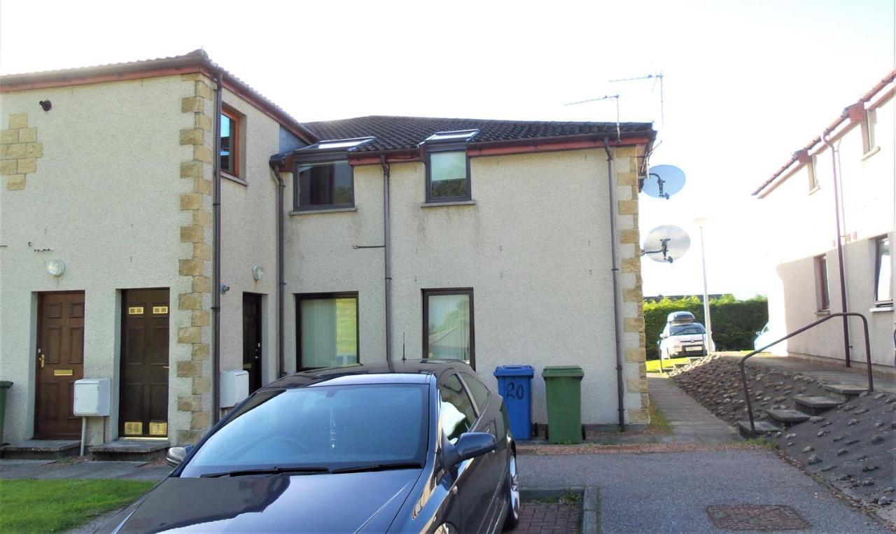 Stylish 2 Bedroom - 2 Miles Inverness City Centre エクステリア 写真