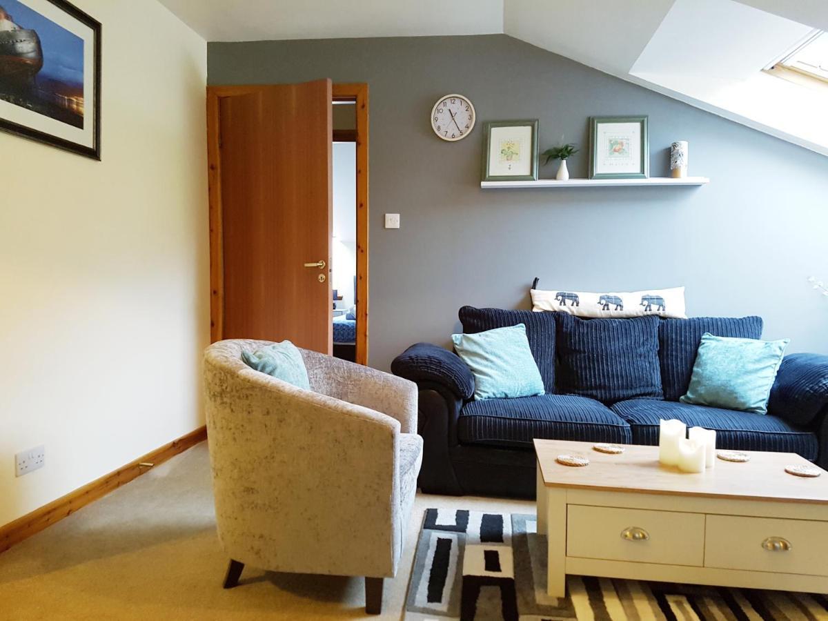 Stylish 2 Bedroom - 2 Miles Inverness City Centre エクステリア 写真