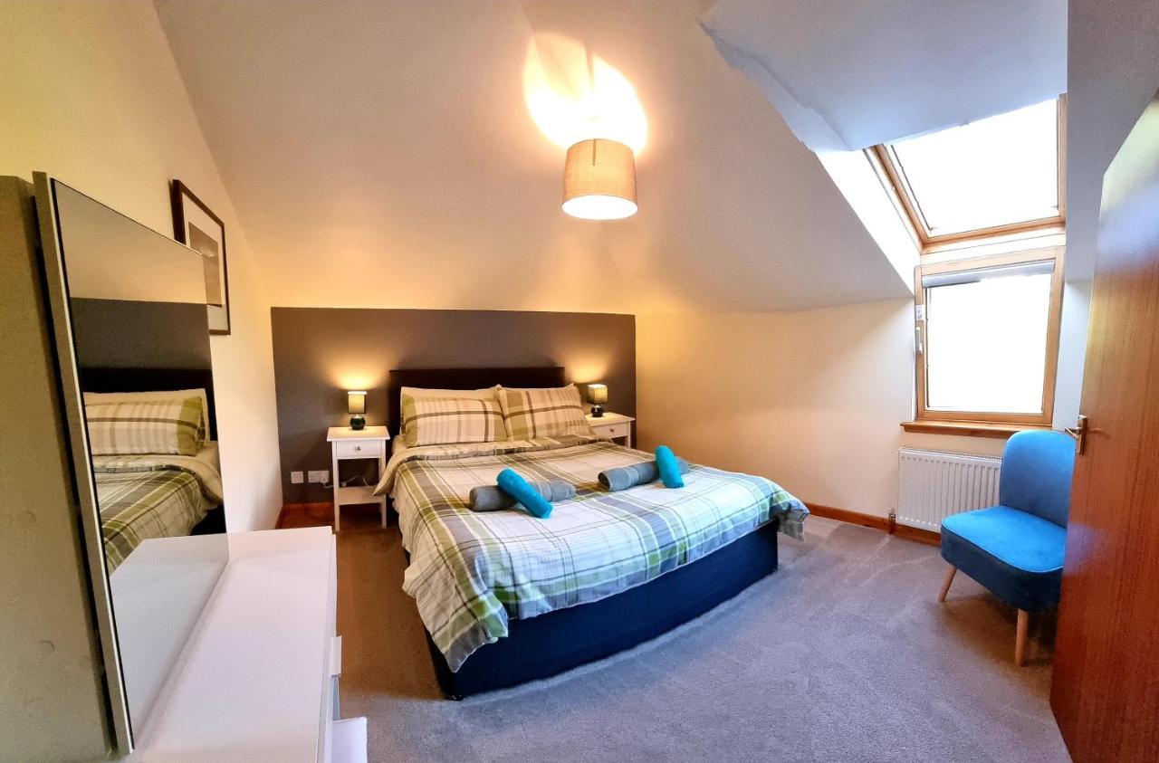 Stylish 2 Bedroom - 2 Miles Inverness City Centre エクステリア 写真
